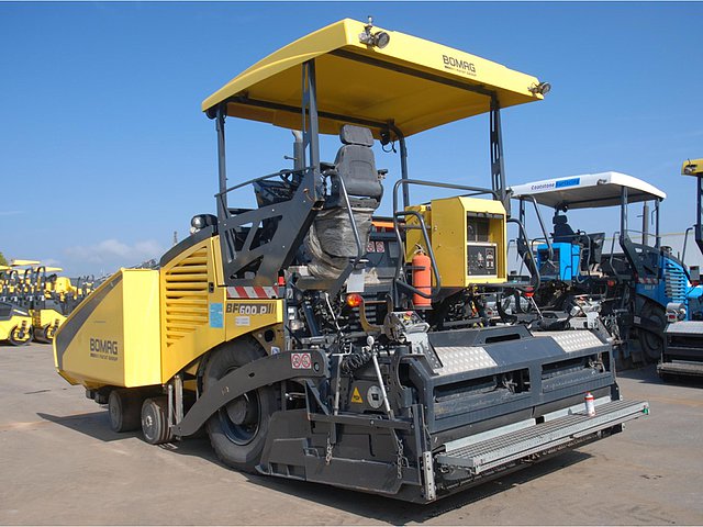 2011 BOMAG BF600P Photo