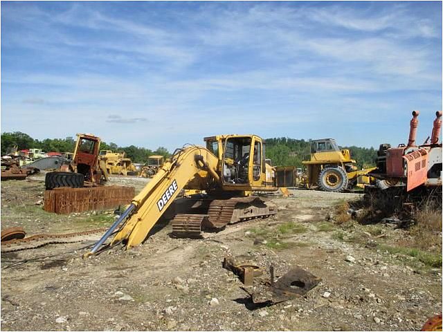 JOHN DEERE 200 LC Photo