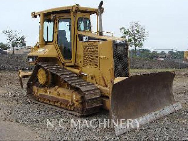 2004 CATERPILLAR D5N XL Photo