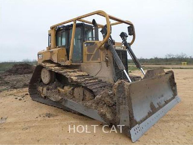 2011 CATERPILLAR D6T LGP Photo