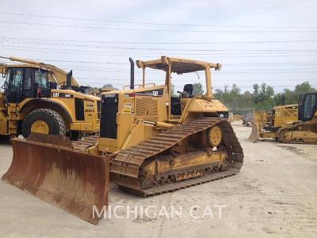 2004 CATERPILLAR D6N Photo