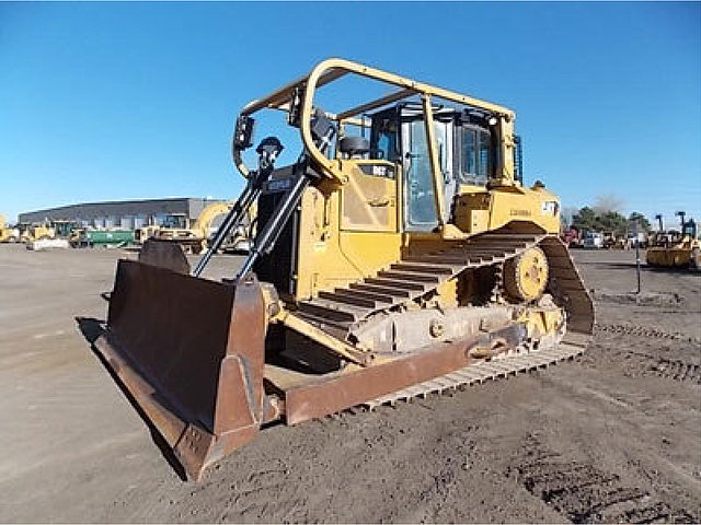 2011 CATERPILLAR D6T LGP Photo