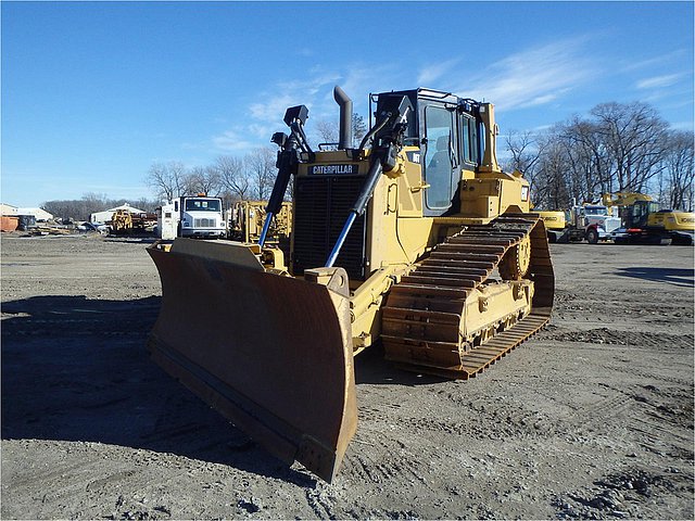 2011 CATERPILLAR D6T LGP Photo