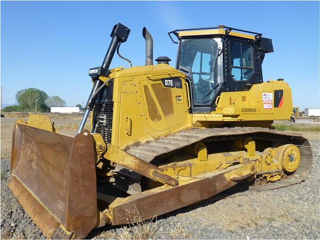 2011 CATERPILLAR D7E LGP Photo