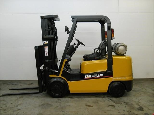 04 CATERPILLAR GC30K