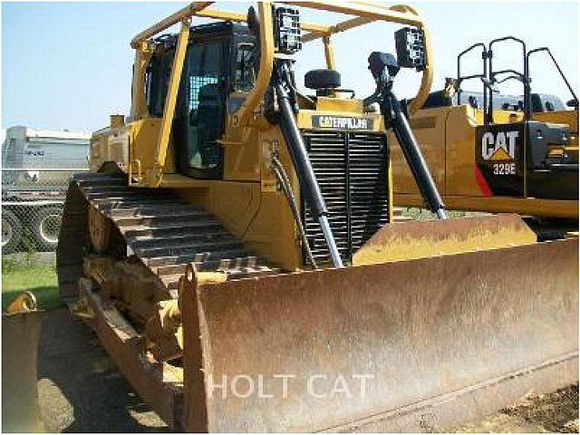 11 CATERPILLAR D6T LGP