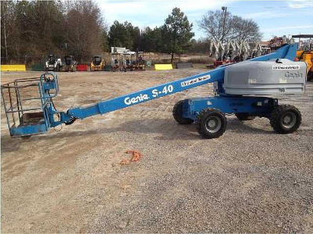 2006 GENIE S40 Photo