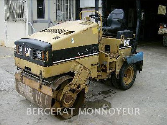 1999 CATERPILLAR CB-224C Photo